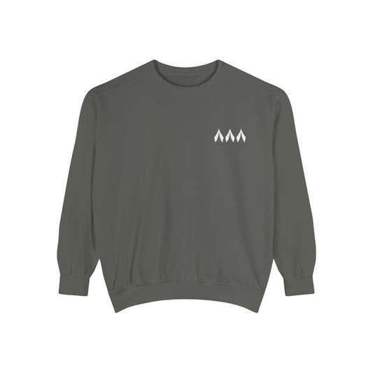 Garment-Dyed Sweatshirt - Cozy Unisex Sweater, Perfect for Casual Outings, Gifts for Him/Her, Autumn Fashion, Outdoor Adventures